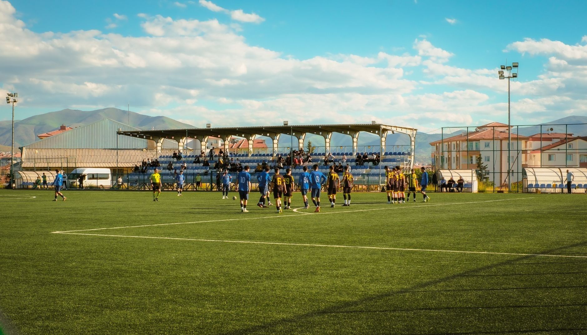 Das Herz des Fußballs: Warum der Amateurverein für unsere Gesellschaft unverzichtbar bleibt